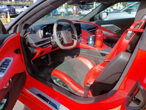 Used 2024 Chevrolet Corvette Stingray Premium Conv w/ Z51 Performance Package RWD image 3