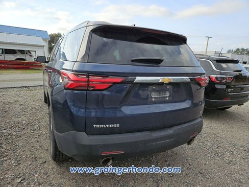 Used 2022 Chevrolet Traverse LT image 9