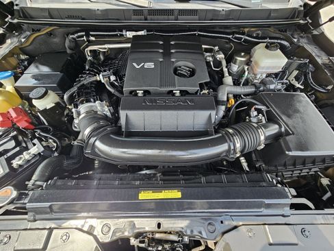 Used 2022 Nissan Frontier SV RWD image 25