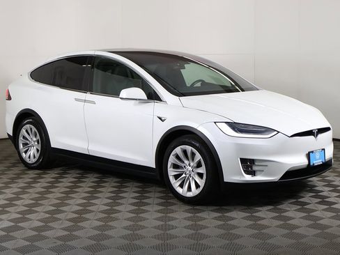 Used 2020 Tesla Model X Long Range image 52
