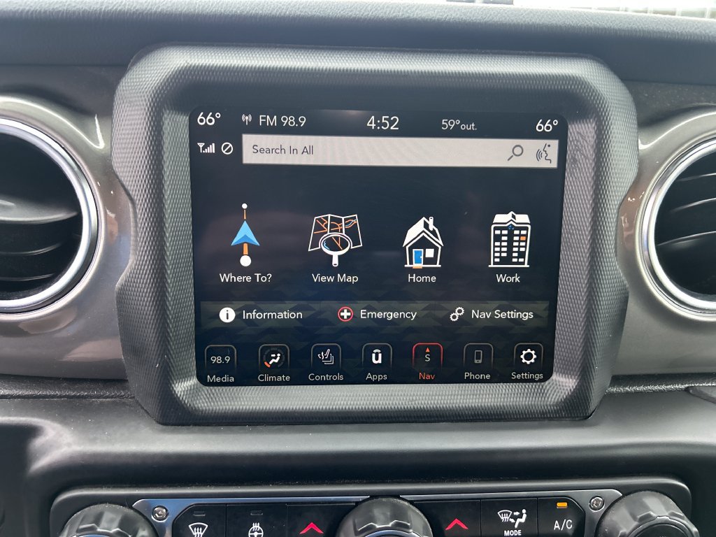 Used 2022 Jeep Gladiator Overland w/ Cold Weather Group AWD/4WD image 21