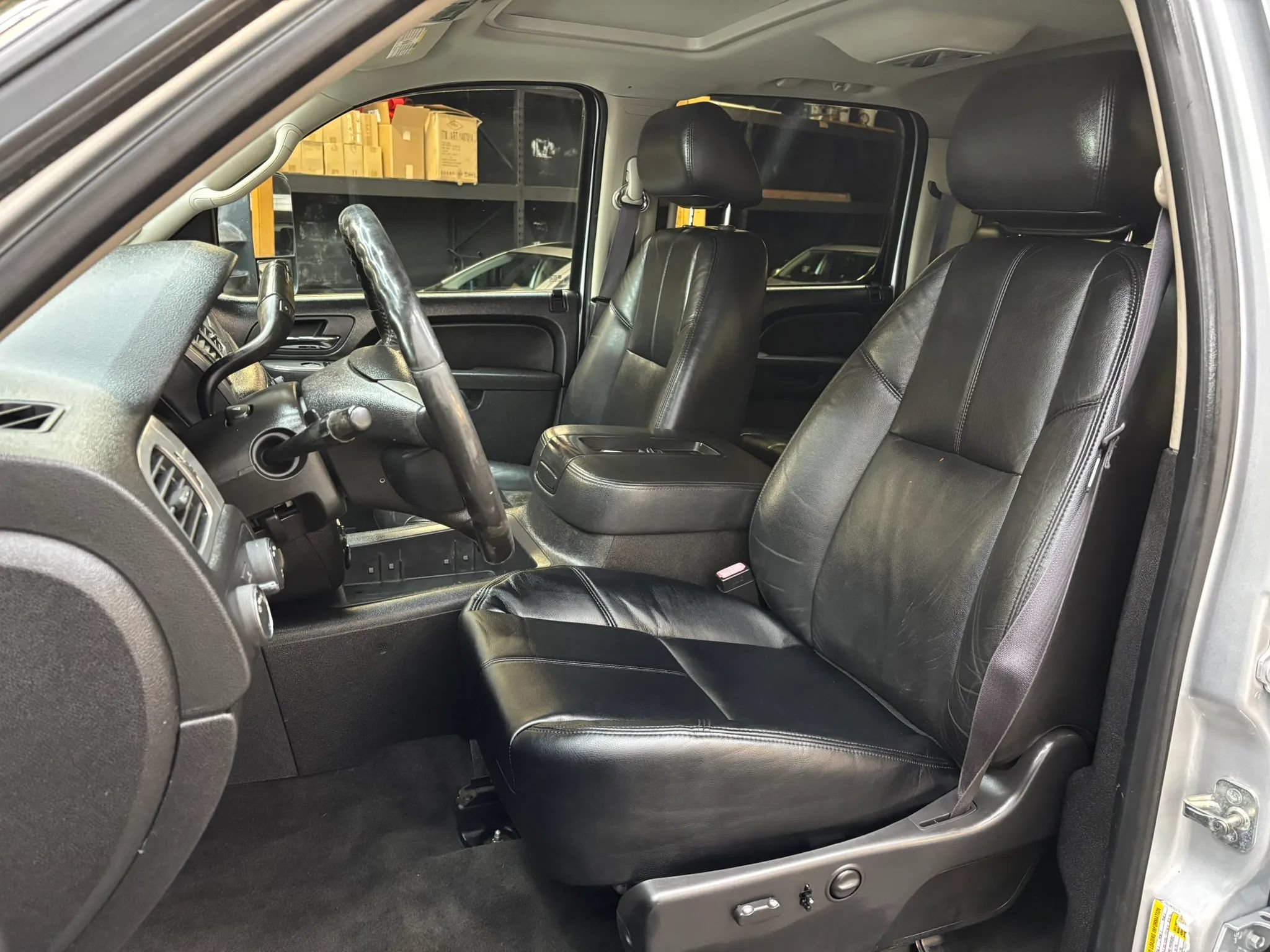Used 2014 Chevrolet Silverado 3500 LTZ w/ LTZ Plus Package AWD/4WD image 15
