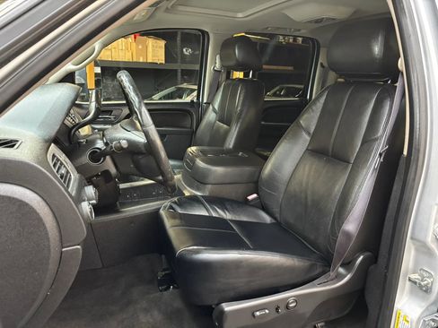 Used 2014 Chevrolet Silverado 3500 LTZ w/ LTZ Plus Package AWD/4WD image 15