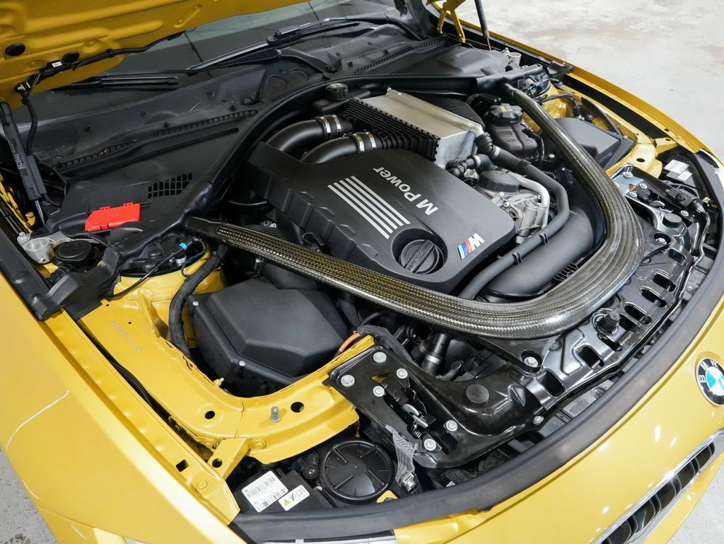 Used 2015 BMW M4 Coupe w/ Executive Package RWD image 32