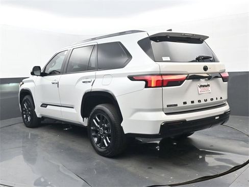Used 2024 Toyota Sequoia Platinum image 3