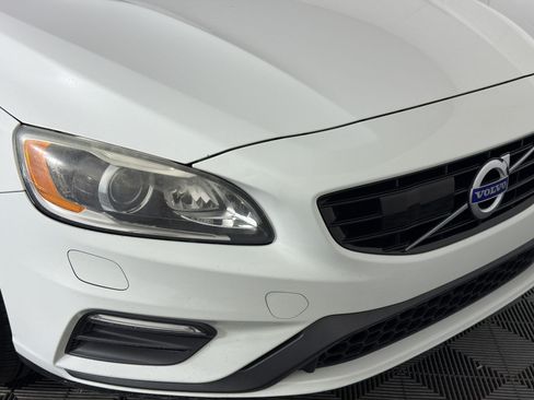 Used 2018 Volvo V60 T5 Dynamic w/ Vision Package FWD image 12