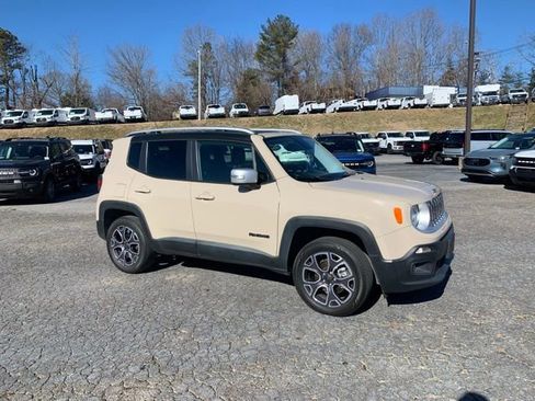 Used 2016 Jeep Renegade Limited image 2