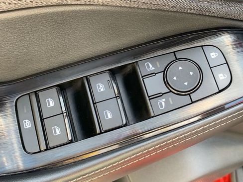 Used 2023 Nissan Rogue SV image 22