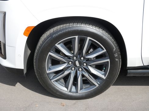 Used 2021 Cadillac Escalade ESV Sport w/ Driver Assist Tech Package AWD/4WD image 4