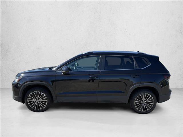 Used 2025 Volkswagen Taos SE FWD image 9