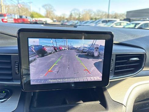 Used 2020 Ford Explorer XLT w/ Equipment Group 202A image 14