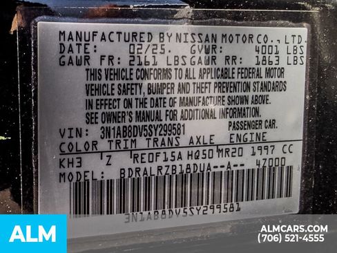 Used 2025 Nissan Sentra SR FWD image 16
