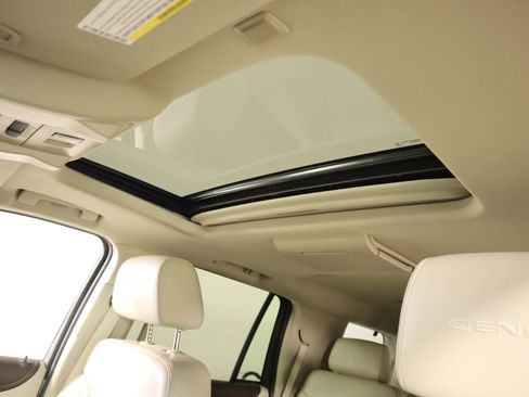 Used 2016 GMC Yukon Denali w/ Open Road Package image 19