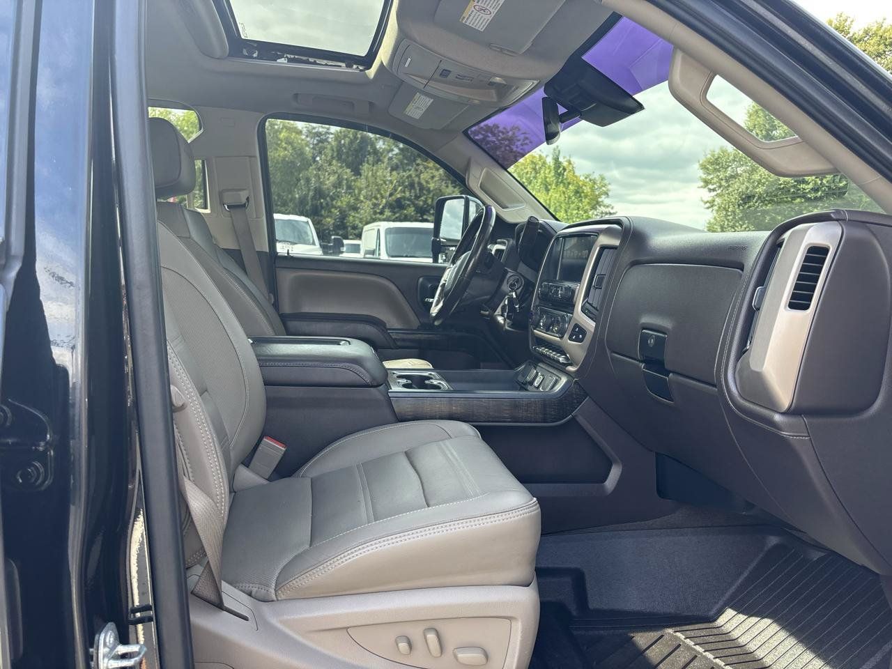Used 2016 GMC Sierra 2500 Denali w/ Duramax Plus Package AWD/4WD image 13