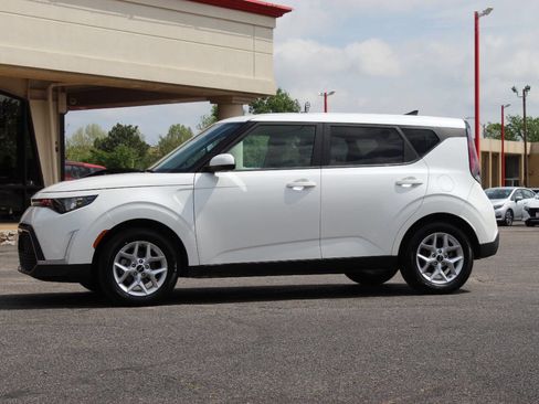 Used 2025 Kia Soul LX w/ LX Technology Package FWD image 6