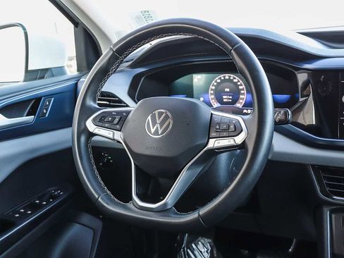 Used 2022 Volkswagen Taos SE image 16