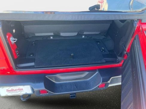 Used 2025 Jeep Wrangler Sport image 23