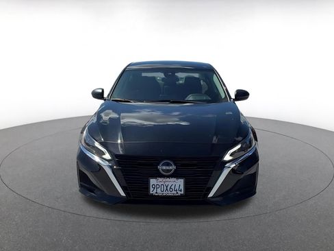 Used 2025 Nissan Altima 2.5 SV image 4