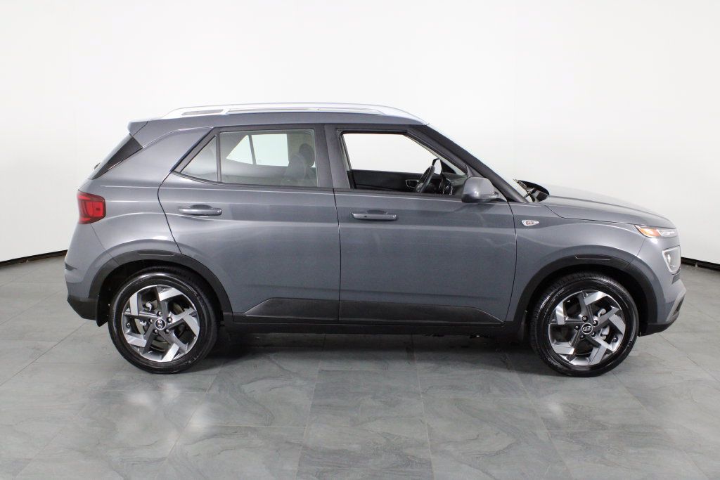 Certified 2026 Hyundai Venue SEL FWD image 12