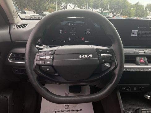 Used 2025 Kia K4 FWD image 33
