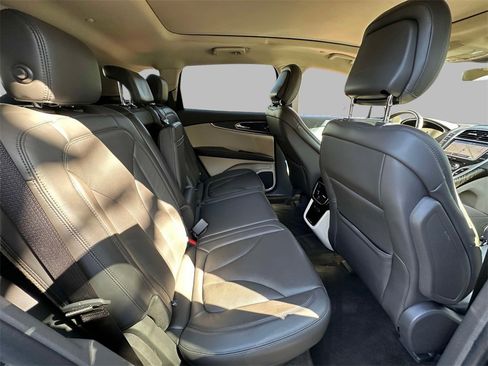 Used 2020 Lincoln Nautilus Reserve image 16