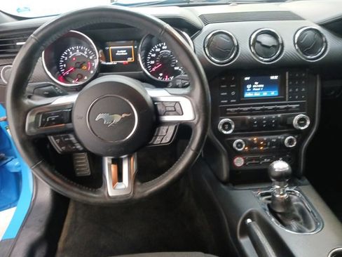 Used 2017 Ford Mustang Coupe image 14