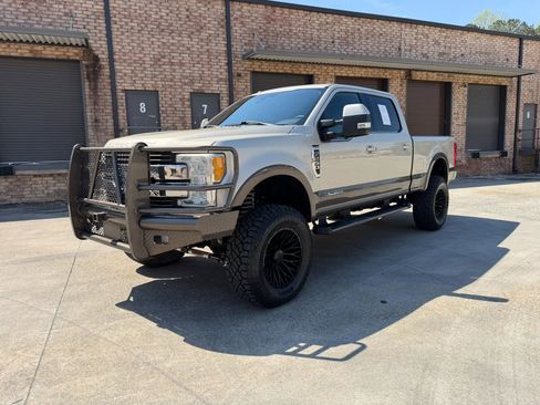 Used 2017 Ford F250 King Ranch w/ FX4 Off-Road Package image 2