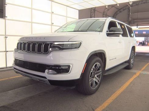 Used 2025 Jeep Wagoneer L Series II image 7