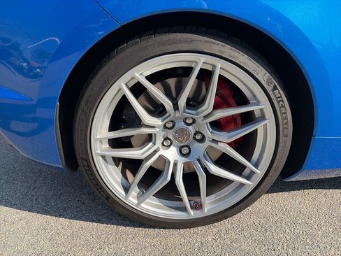 Used 2025 Chevrolet Corvette Z06 w/ Chrome Exterior Badge Package image 8