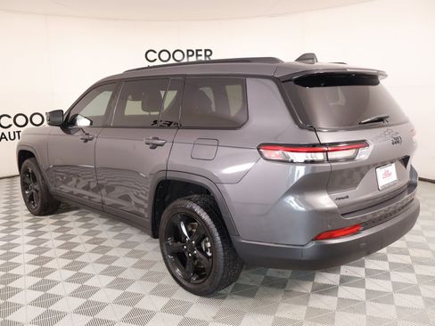 Used 2024 Jeep Grand Cherokee L Altitude image 24