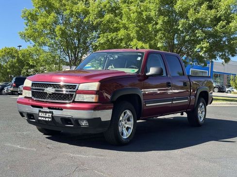 Used 2006 Chevrolet Silverado 1500 LT w/ Onstar Plus Package AWD/4WD image 23