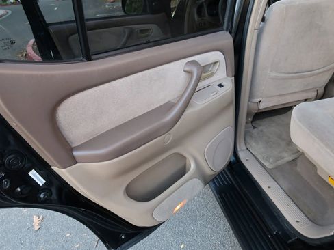 Used 2003 Toyota Sequoia SR5 image 10