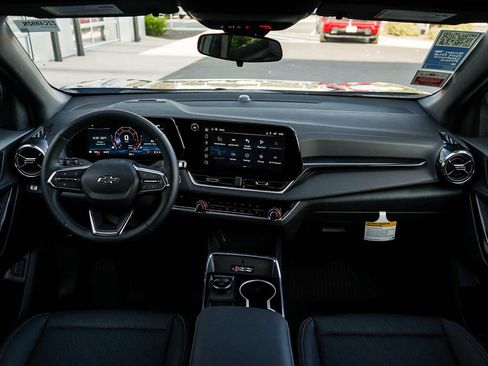 New 2026 Chevrolet Equinox LT w/ Convenience Package II image 13