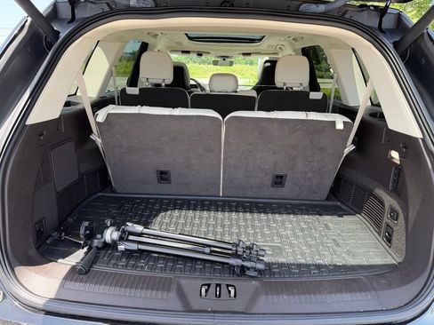 Used 2023 Lincoln Aviator Black Label w/ Class IV Trailer Tow Package AWD/4WD image 9