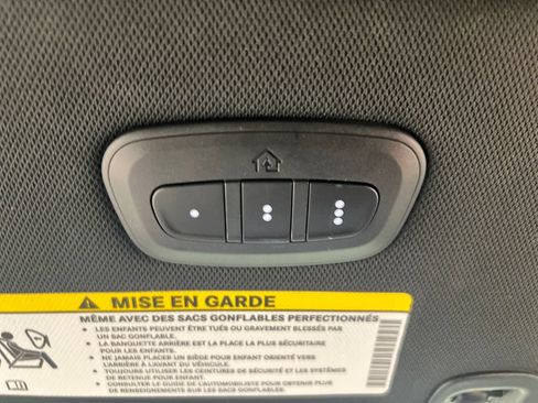 Used 2025 Chrysler Pacifica Select FWD image 78