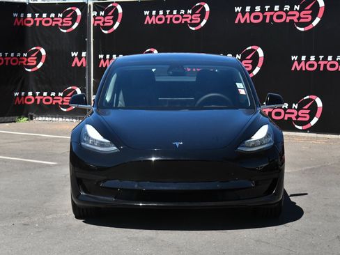 Used 2020 Tesla Model 3 Standard Range RWD image 2