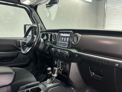 Used 2022 Jeep Wrangler Unlimited Rubicon 4xe w/ Cold Weather Group AWD/4WD image 14