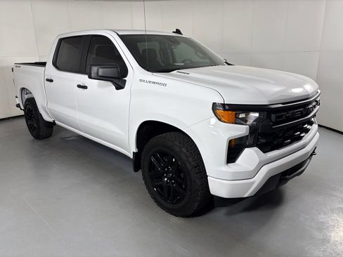 Used 2026 Chevrolet Silverado 1500 Custom AWD/4WD image 2
