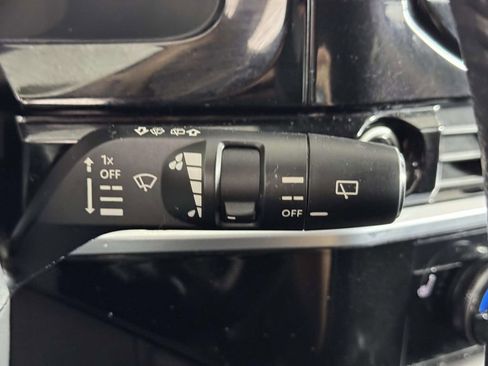 Used 2022 Nissan Pathfinder SV AWD/4WD image 24