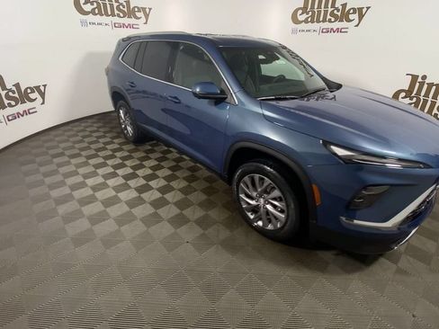 Used 2026 Buick Enclave Preferred w/ Power Package FWD image 2