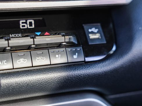 Used 2022 Toyota Tundra Limited image 28