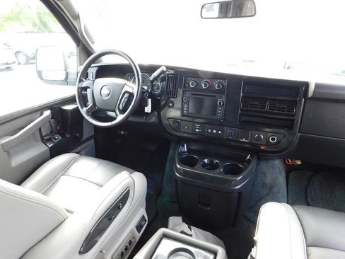 Used 2018 Chevrolet Express 2500 w/ Enhanced Convenience Package RWD image 24