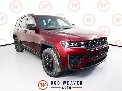 New 2026 Jeep Grand Cherokee Altitude image 1