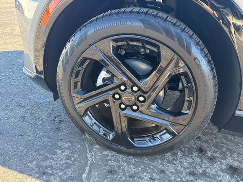New 2026 Chevrolet Equinox EV RS w/ Convenience Package II AWD/4WD image 9
