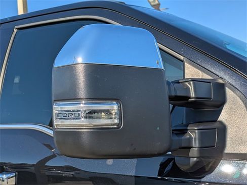 Used 2023 Ford F250 Platinum image 12