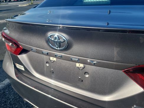 Used 2023 Toyota Camry SE FWD image 11