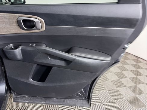 Certified 2022 Kia Sorento S w/ Panoramic Sunroof Package image 42