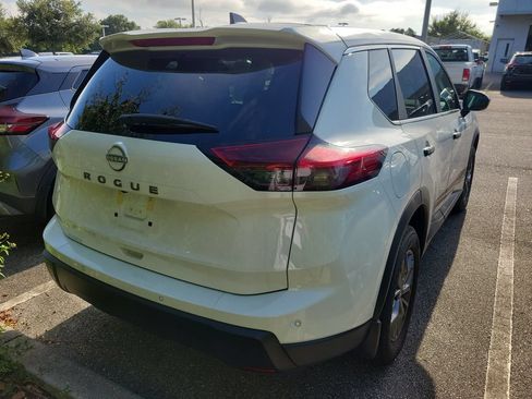 Used 2026 Nissan Rogue S FWD image 3
