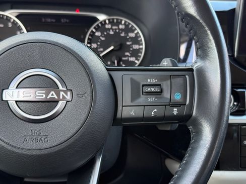Used 2022 Nissan Pathfinder SV AWD/4WD image 19