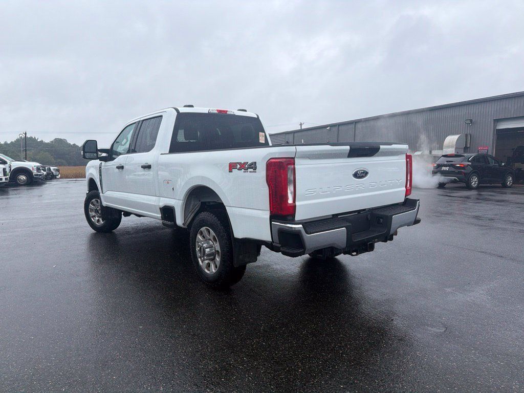 Used 2024 Ford F250 XLT w/ FX4 Off-Road Package AWD/4WD image 8